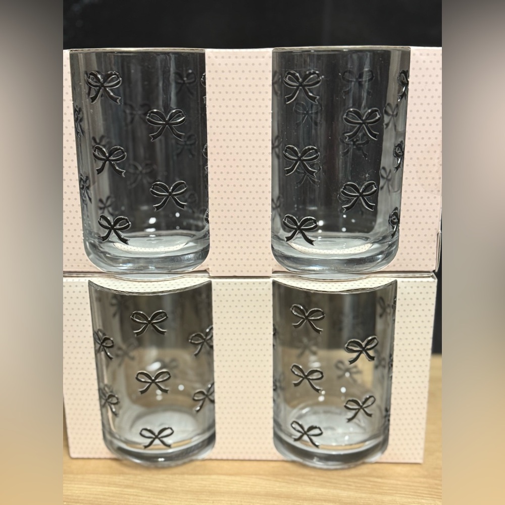 Cupcakes and Cashmere Acrylic Drinkware Glasses with Bows Set of 4
